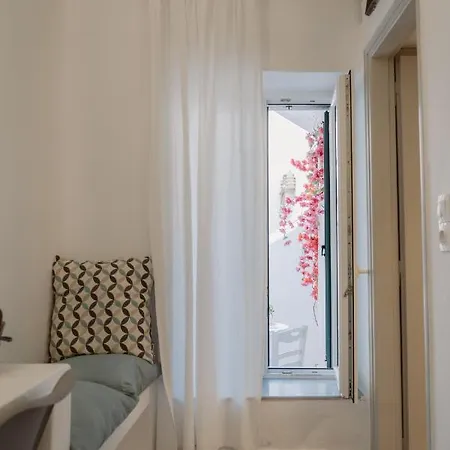 Aggelikoula בית הארחה